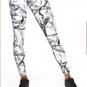 Stronger the Label Carrara Marble Leggings Size M NWT